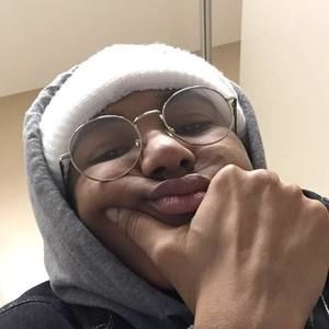 Meet your Posher, Jasmin